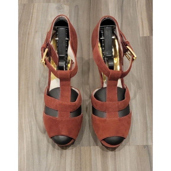 Michael Kors Burgundy Suede T Strap Platform Sandals - Picture 3 of 13
